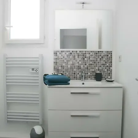 T2 Proche Centre Historique Gare St-roch Avec Parking * Montpellier